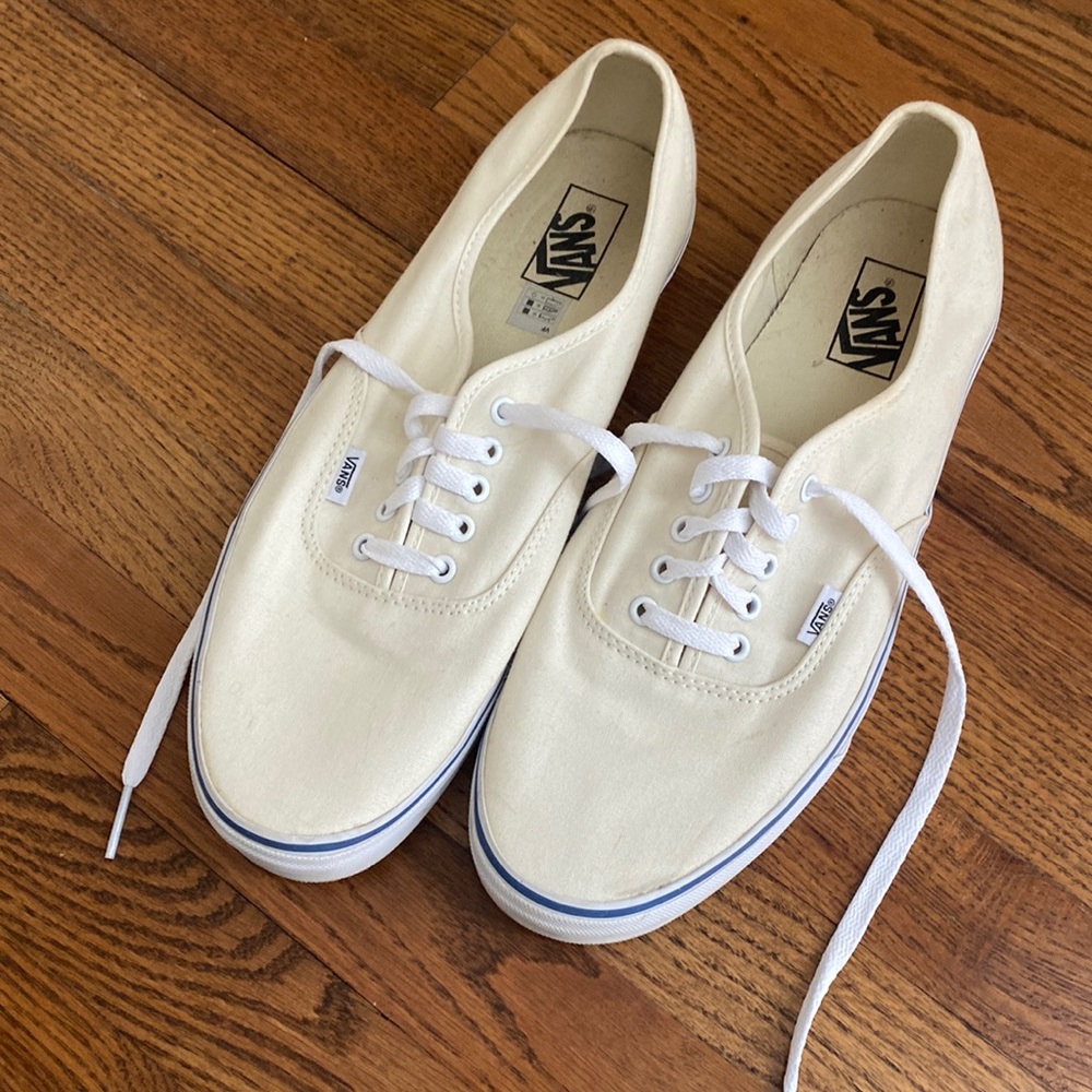 Men’s Vans Authentic lace up sneakers